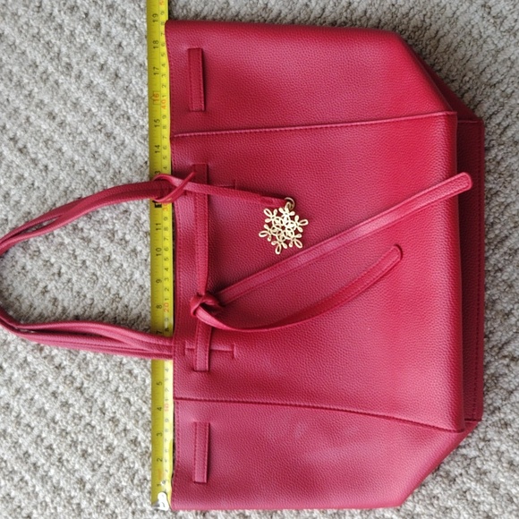 Elegant Red Tote Bag - Picture 13 of 17